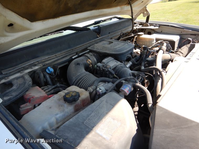 image for item DH2063 2012 GMC Sierra 3500HD flatbed pickup truck