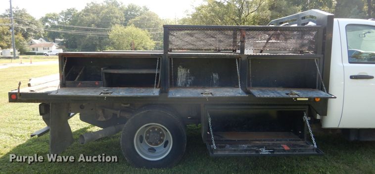 image for item DH2063 2012 GMC Sierra 3500HD flatbed pickup truck