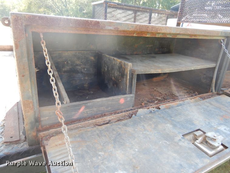 image for item DH2063 2012 GMC Sierra 3500HD flatbed pickup truck