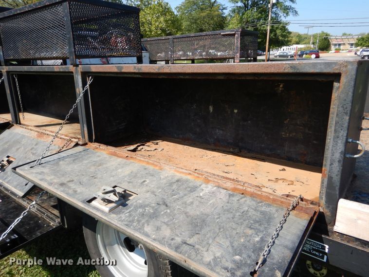 image for item DH2063 2012 GMC Sierra 3500HD flatbed pickup truck