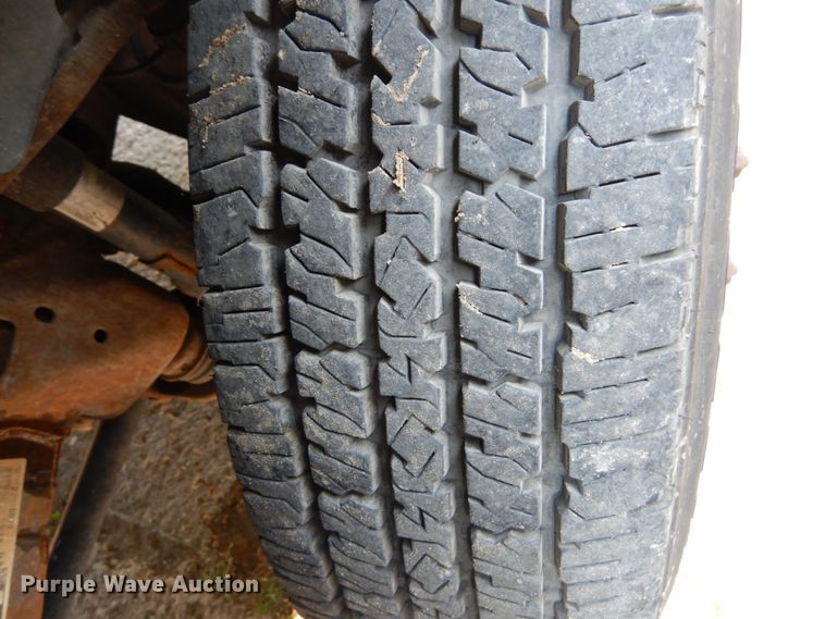 image for item DH2063 2012 GMC Sierra 3500HD flatbed pickup truck