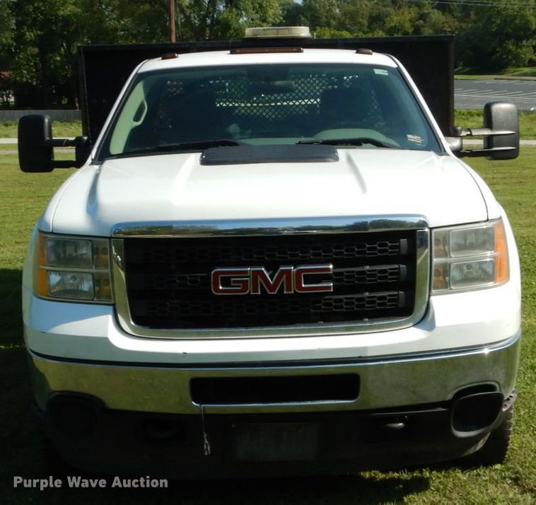 image for item DH2064 2012 GMC Sierra 3500HD flatbed pickup truck