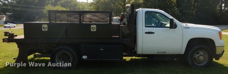 image for item DH2064 2012 GMC Sierra 3500HD flatbed pickup truck