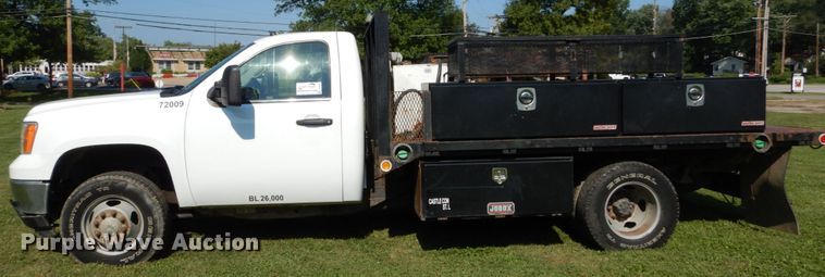 image for item DH2064 2012 GMC Sierra 3500HD flatbed pickup truck