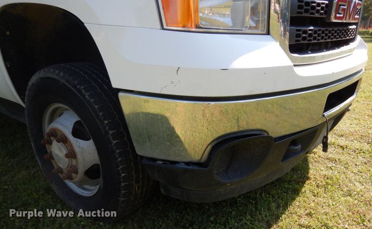 image for item DH2064 2012 GMC Sierra 3500HD flatbed pickup truck