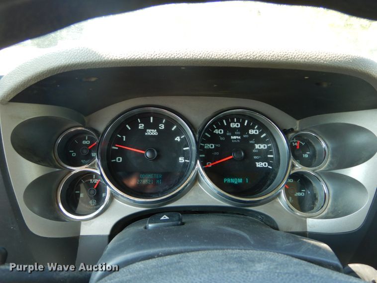 image for item DH2064 2012 GMC Sierra 3500HD flatbed pickup truck