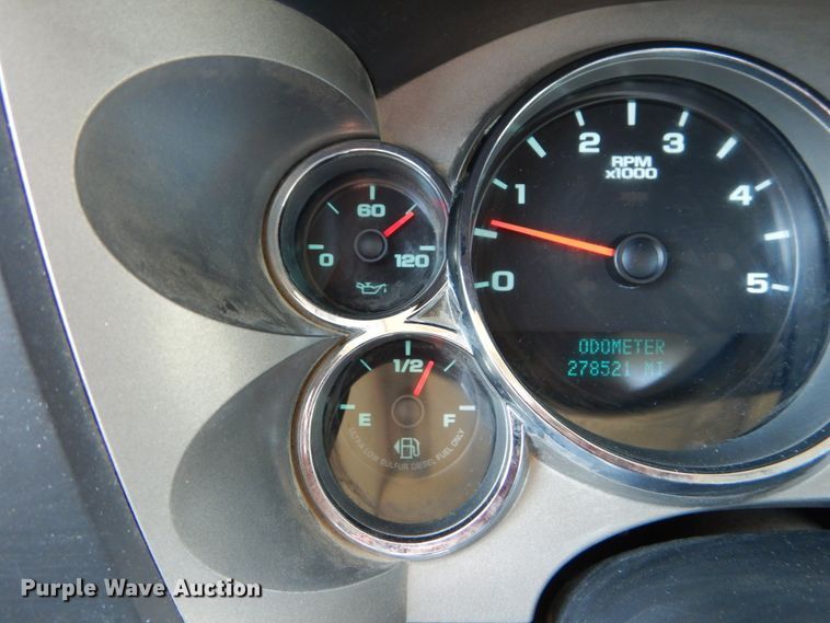 image for item DH2064 2012 GMC Sierra 3500HD flatbed pickup truck