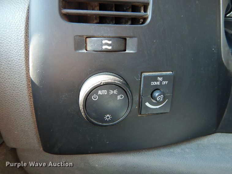 image for item DH2064 2012 GMC Sierra 3500HD flatbed pickup truck