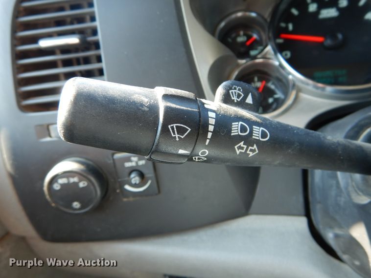 image for item DH2064 2012 GMC Sierra 3500HD flatbed pickup truck