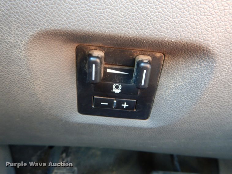 image for item DH2064 2012 GMC Sierra 3500HD flatbed pickup truck