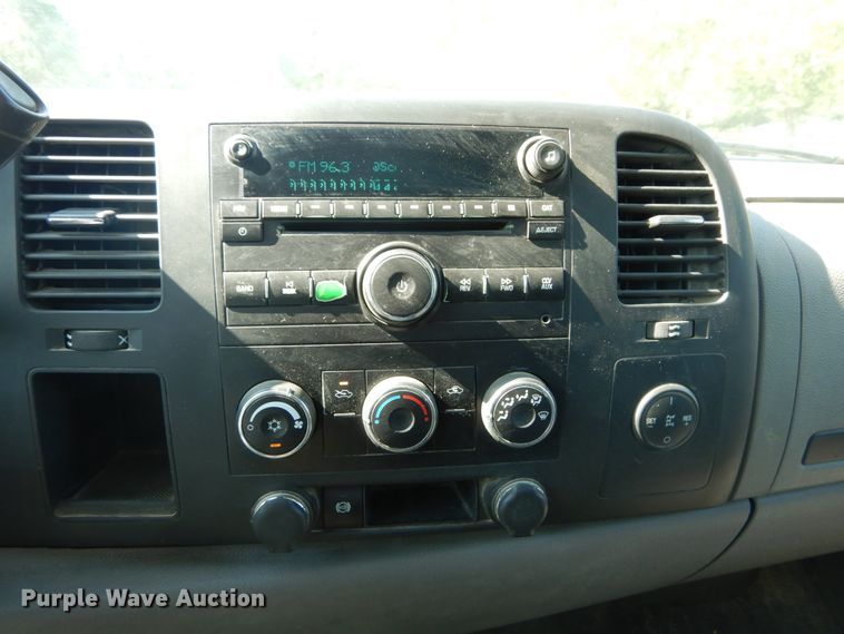 image for item DH2064 2012 GMC Sierra 3500HD flatbed pickup truck