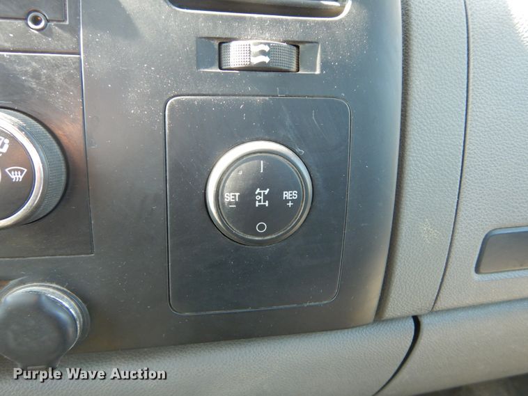 image for item DH2064 2012 GMC Sierra 3500HD flatbed pickup truck