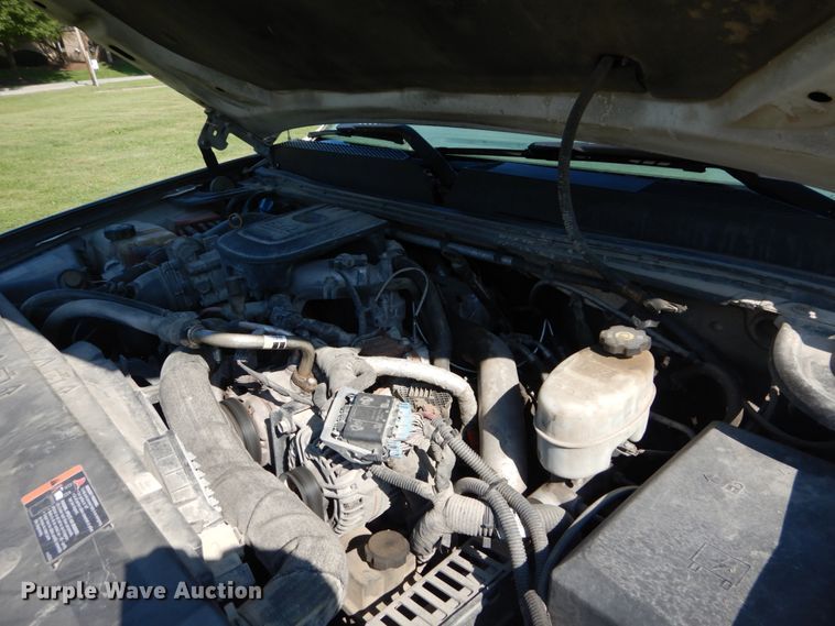 image for item DH2064 2012 GMC Sierra 3500HD flatbed pickup truck