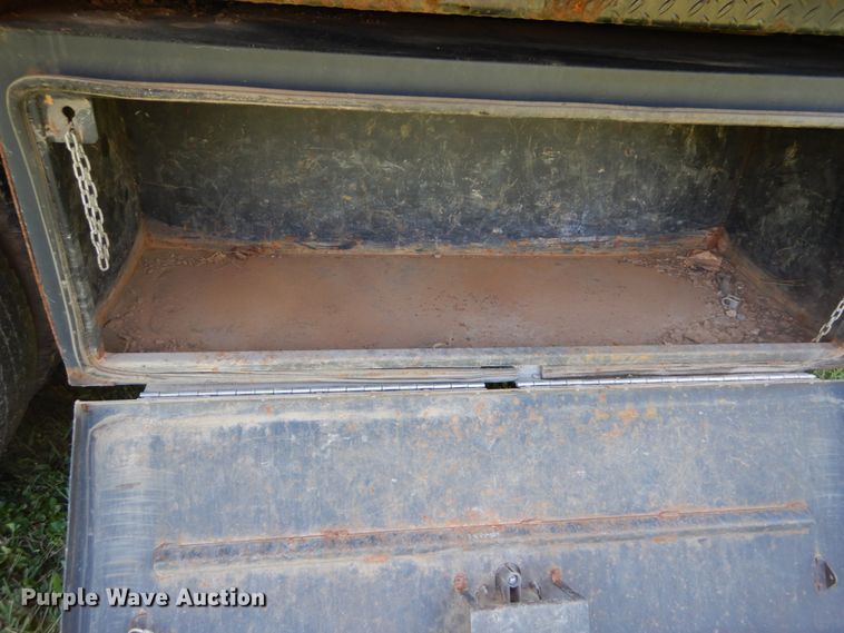 image for item DH2064 2012 GMC Sierra 3500HD flatbed pickup truck