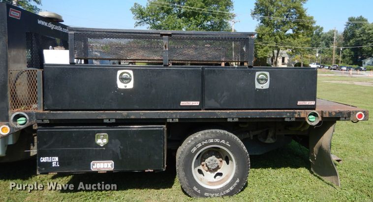 image for item DH2064 2012 GMC Sierra 3500HD flatbed pickup truck