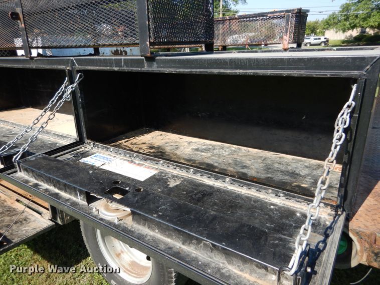 image for item DH2064 2012 GMC Sierra 3500HD flatbed pickup truck