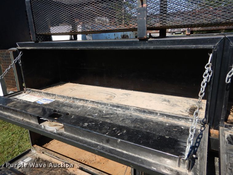 image for item DH2064 2012 GMC Sierra 3500HD flatbed pickup truck