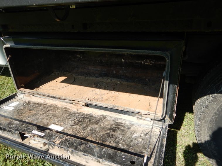 image for item DH2064 2012 GMC Sierra 3500HD flatbed pickup truck