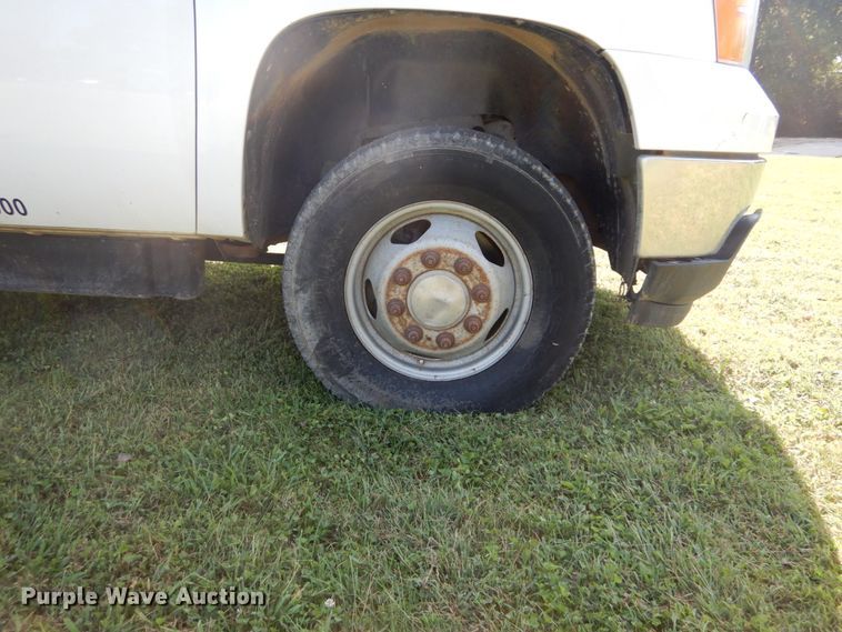 image for item DH2064 2012 GMC Sierra 3500HD flatbed pickup truck