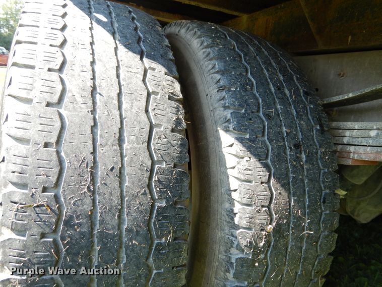 image for item DH2064 2012 GMC Sierra 3500HD flatbed pickup truck