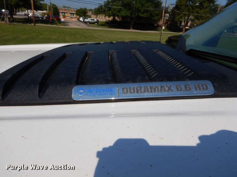 image for item DH2064 2012 GMC Sierra 3500HD flatbed pickup truck