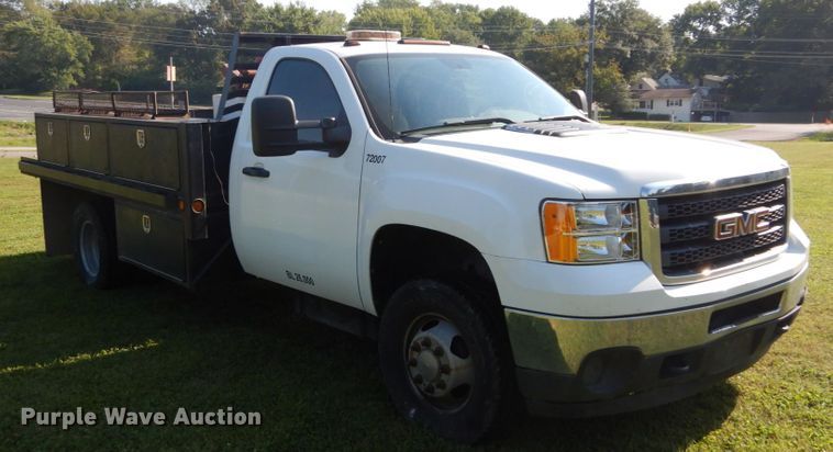 image for item DH2065 2012 GMC Sierra 3500HD flatbed pickup truck
