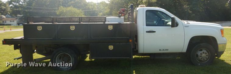 image for item DH2065 2012 GMC Sierra 3500HD flatbed pickup truck