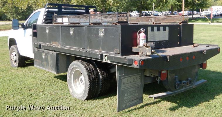 image for item DH2065 2012 GMC Sierra 3500HD flatbed pickup truck