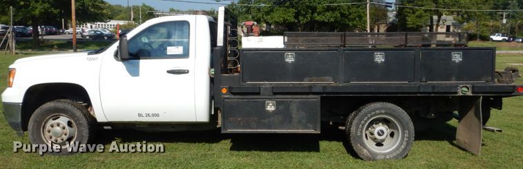 image for item DH2065 2012 GMC Sierra 3500HD flatbed pickup truck