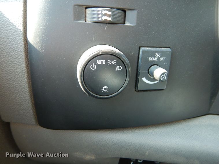 image for item DH2065 2012 GMC Sierra 3500HD flatbed pickup truck