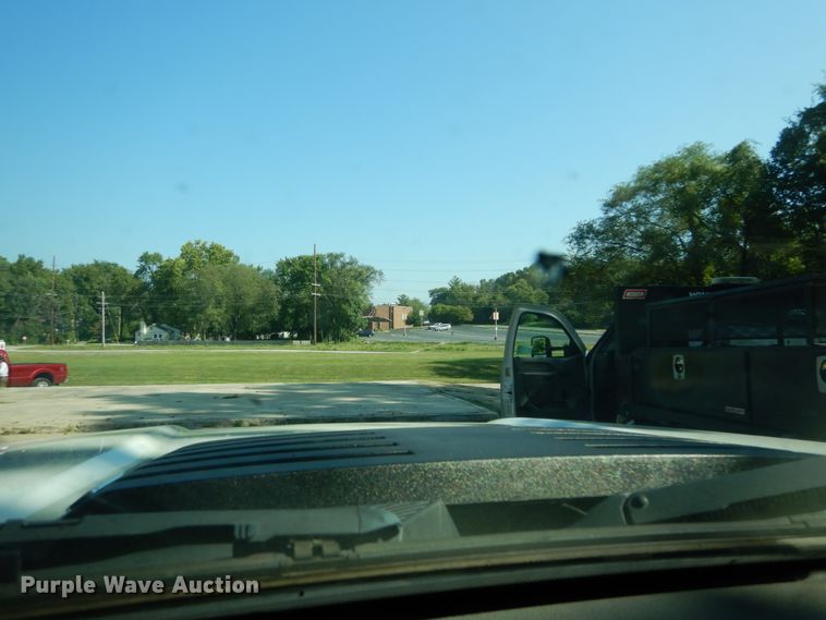 image for item DH2065 2012 GMC Sierra 3500HD flatbed pickup truck