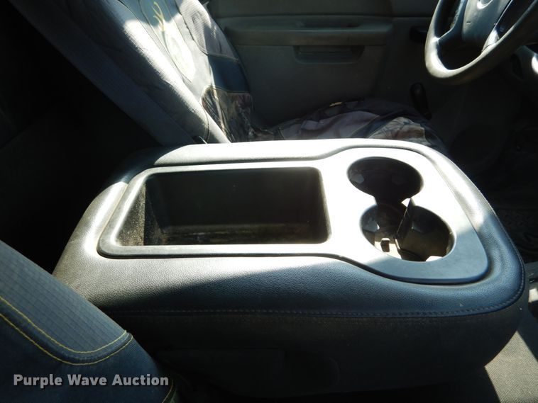 image for item DH2065 2012 GMC Sierra 3500HD flatbed pickup truck