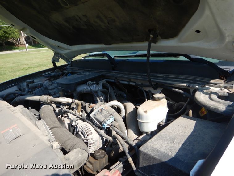 image for item DH2065 2012 GMC Sierra 3500HD flatbed pickup truck