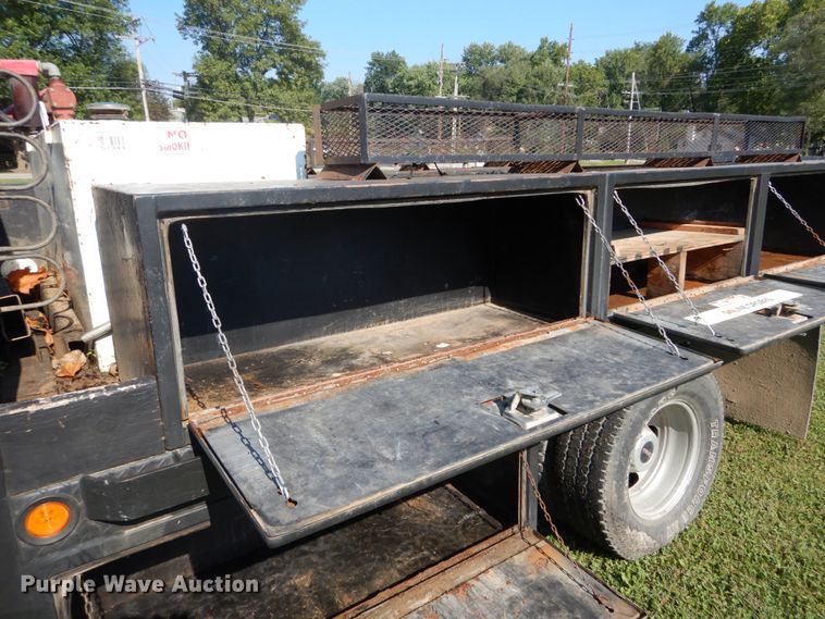 image for item DH2065 2012 GMC Sierra 3500HD flatbed pickup truck