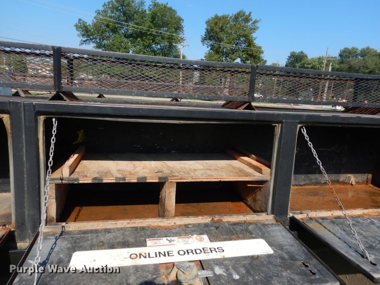 image for item DH2065 2012 GMC Sierra 3500HD flatbed pickup truck