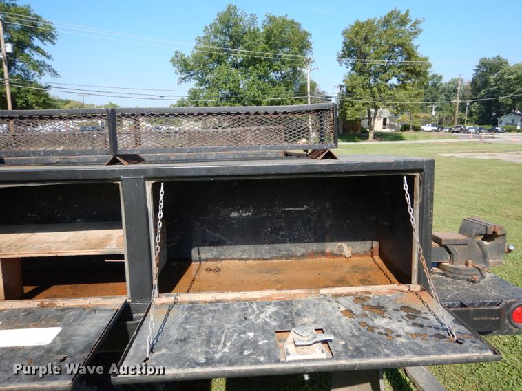 image for item DH2065 2012 GMC Sierra 3500HD flatbed pickup truck