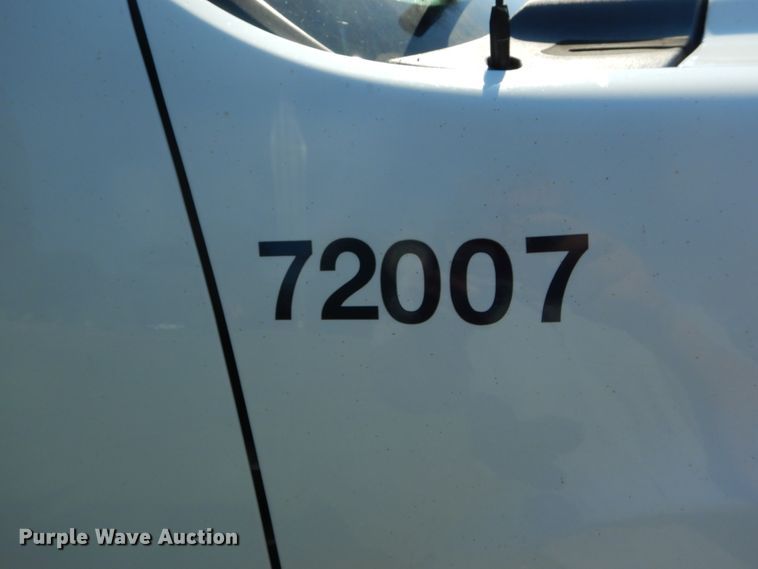 image for item DH2065 2012 GMC Sierra 3500HD flatbed pickup truck