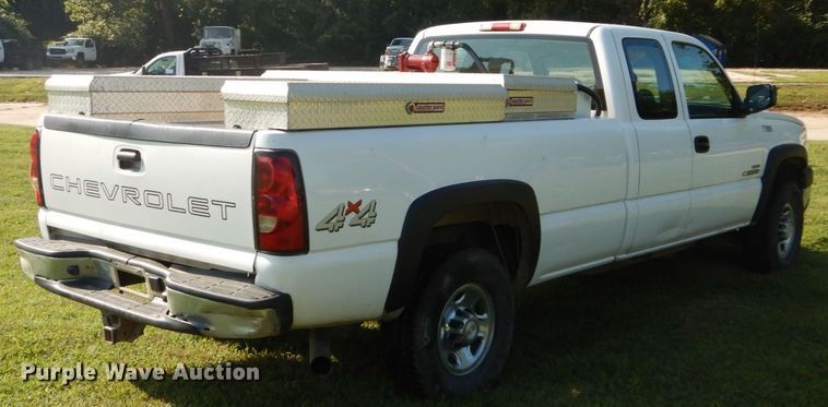 image for item DH2066 2007 Chevrolet Silverado 2500HD Ext. Cab pickup truck