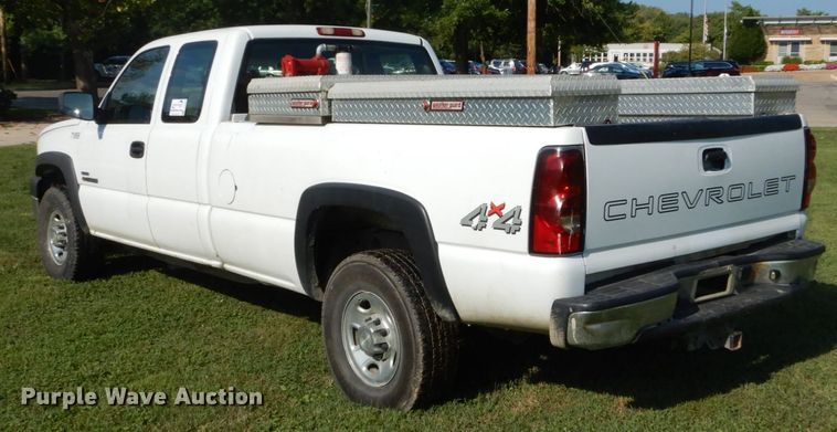 image for item DH2066 2007 Chevrolet Silverado 2500HD Ext. Cab pickup truck