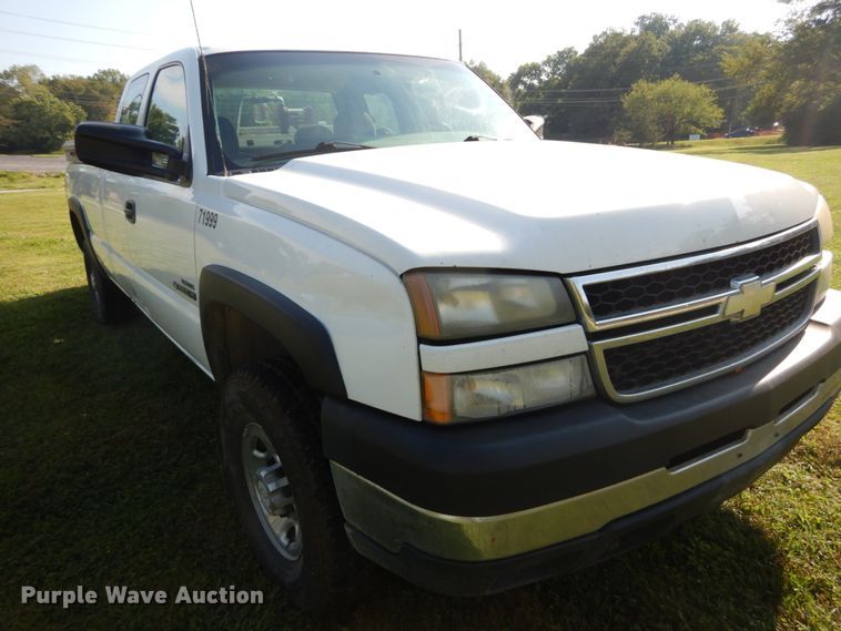 image for item DH2066 2007 Chevrolet Silverado 2500HD Ext. Cab pickup truck