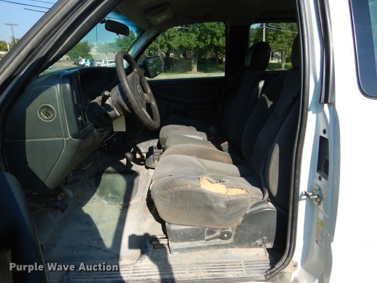 image for item DH2066 2007 Chevrolet Silverado 2500HD Ext. Cab pickup truck