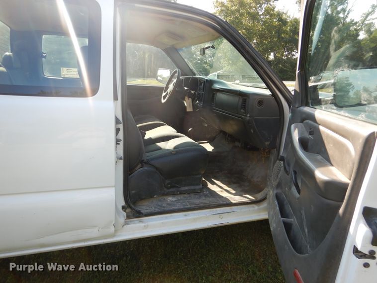 image for item DH2066 2007 Chevrolet Silverado 2500HD Ext. Cab pickup truck