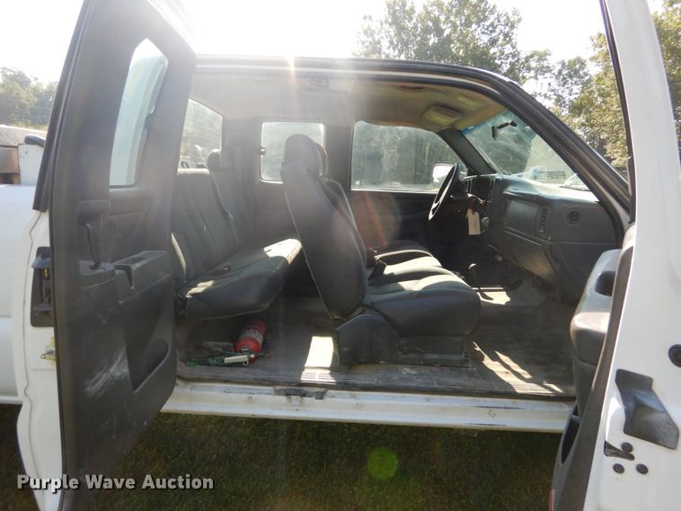 image for item DH2066 2007 Chevrolet Silverado 2500HD Ext. Cab pickup truck