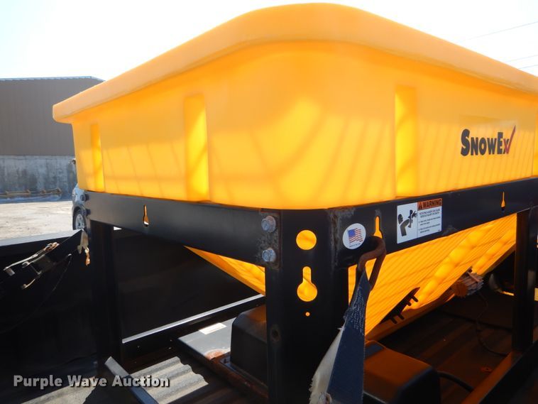 image for item DH2082 Snow Ex V-Maxx SP-8550 spreader