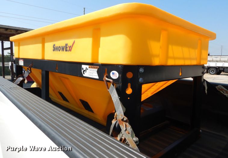 image for item DH2082 Snow Ex V-Maxx SP-8550 spreader