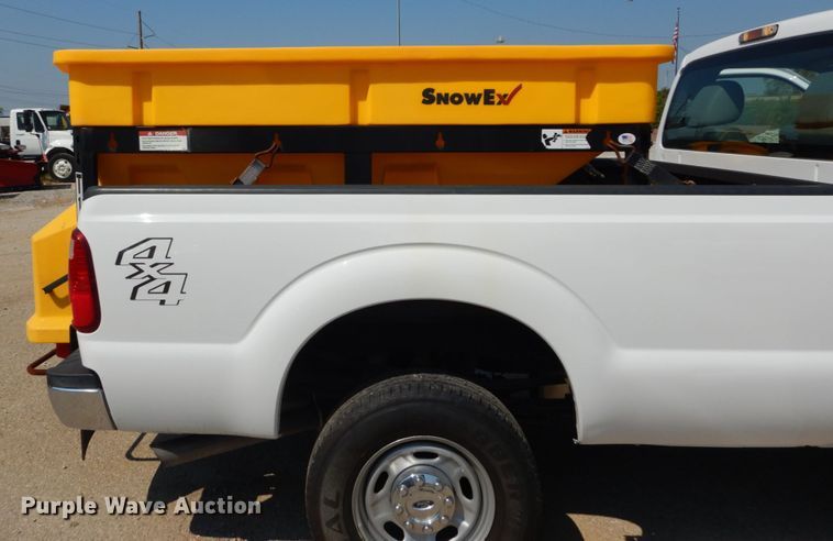 image for item DH2082 Snow Ex V-Maxx SP-8550 spreader