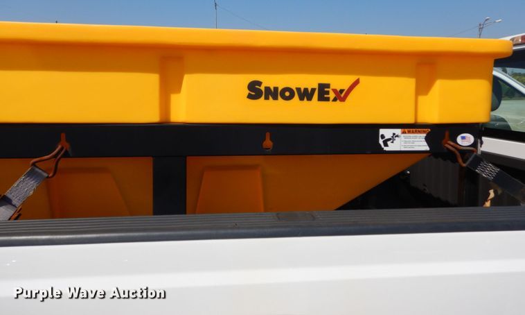 image for item DH2082 Snow Ex V-Maxx SP-8550 spreader