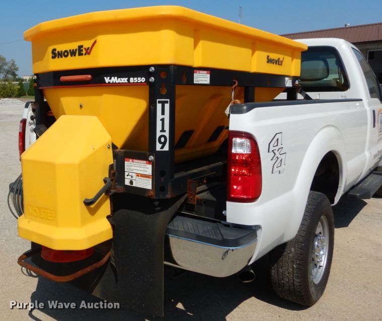 image for item DH2082 Snow Ex V-Maxx SP-8550 spreader