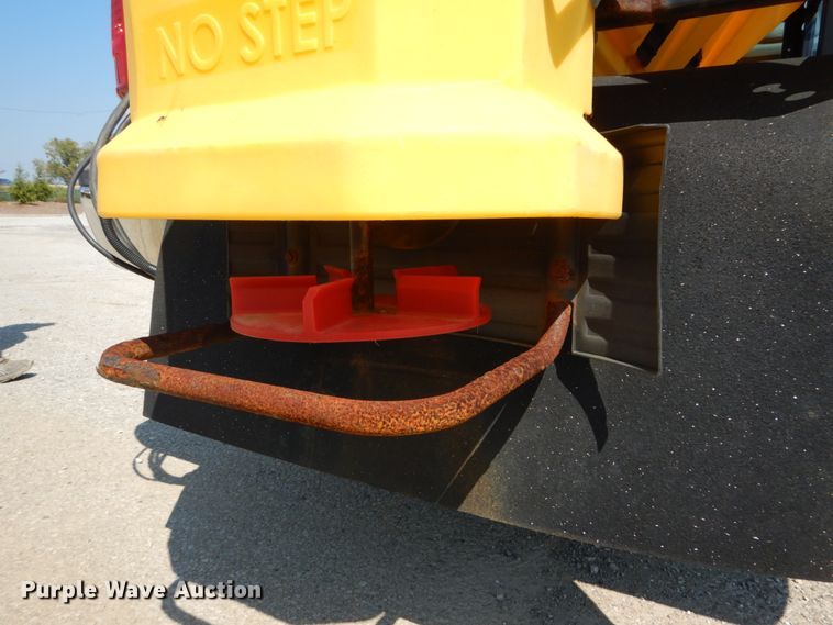 image for item DH2082 Snow Ex V-Maxx SP-8550 spreader