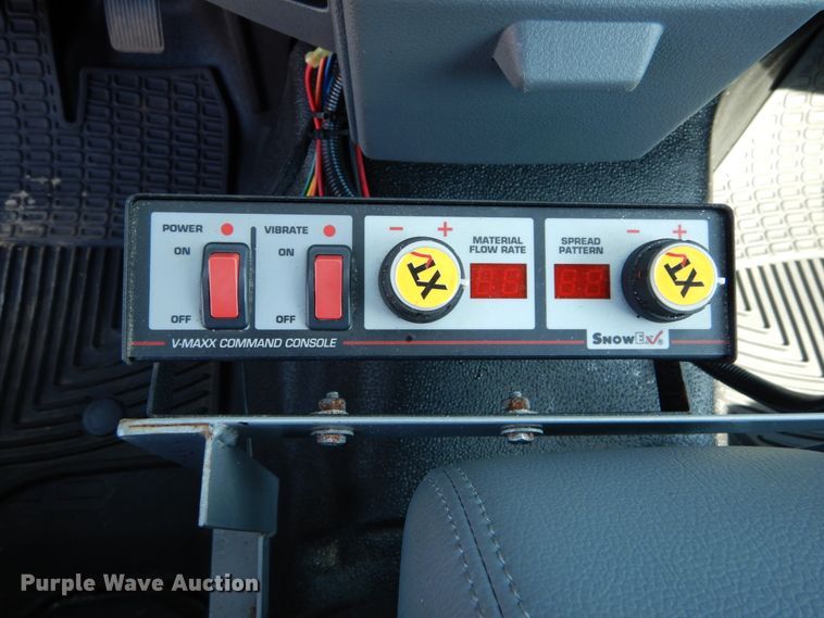 image for item DH2082 Snow Ex V-Maxx SP-8550 spreader